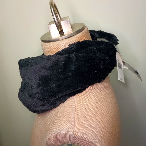 Black Faux Fur Infinity Scarf - Picture 2 of 5